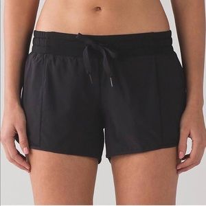 Lululemon Hotty Hot shorts 2.5” size 2